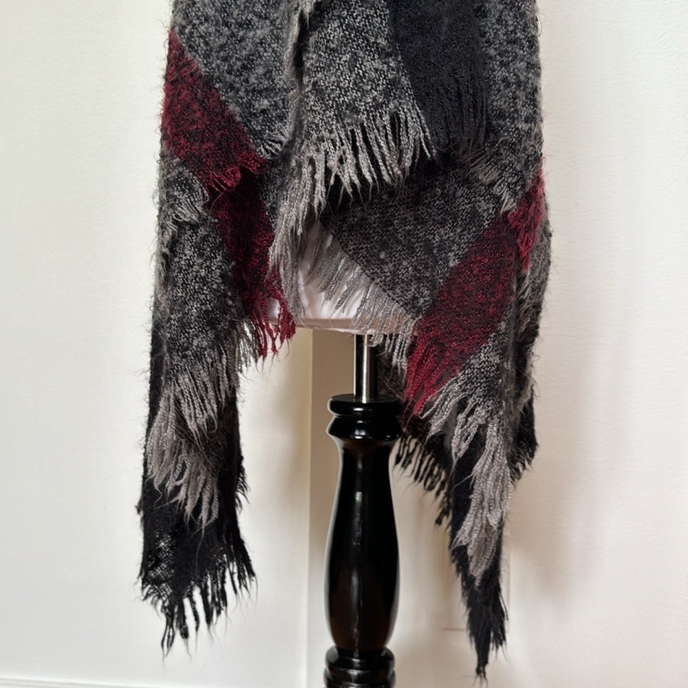 Altare Open Front Shawl Toggle Wrap - Picture 5 of 9